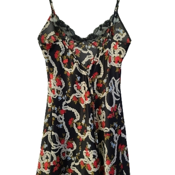 Victoria's Secret Chemise Shortie Black Lace Silky Floral Roses w Pearls… - Picture 5 of 15